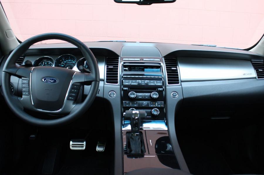  Ford Taurus SHO 2010 года  (фото 97 из 248)